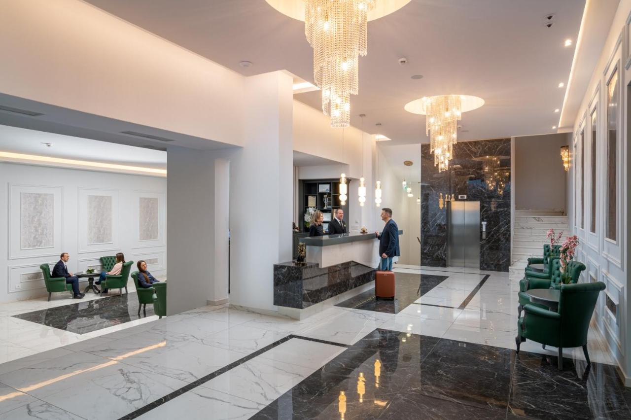 Hotel Leul De Aur Sebeş Exterior foto